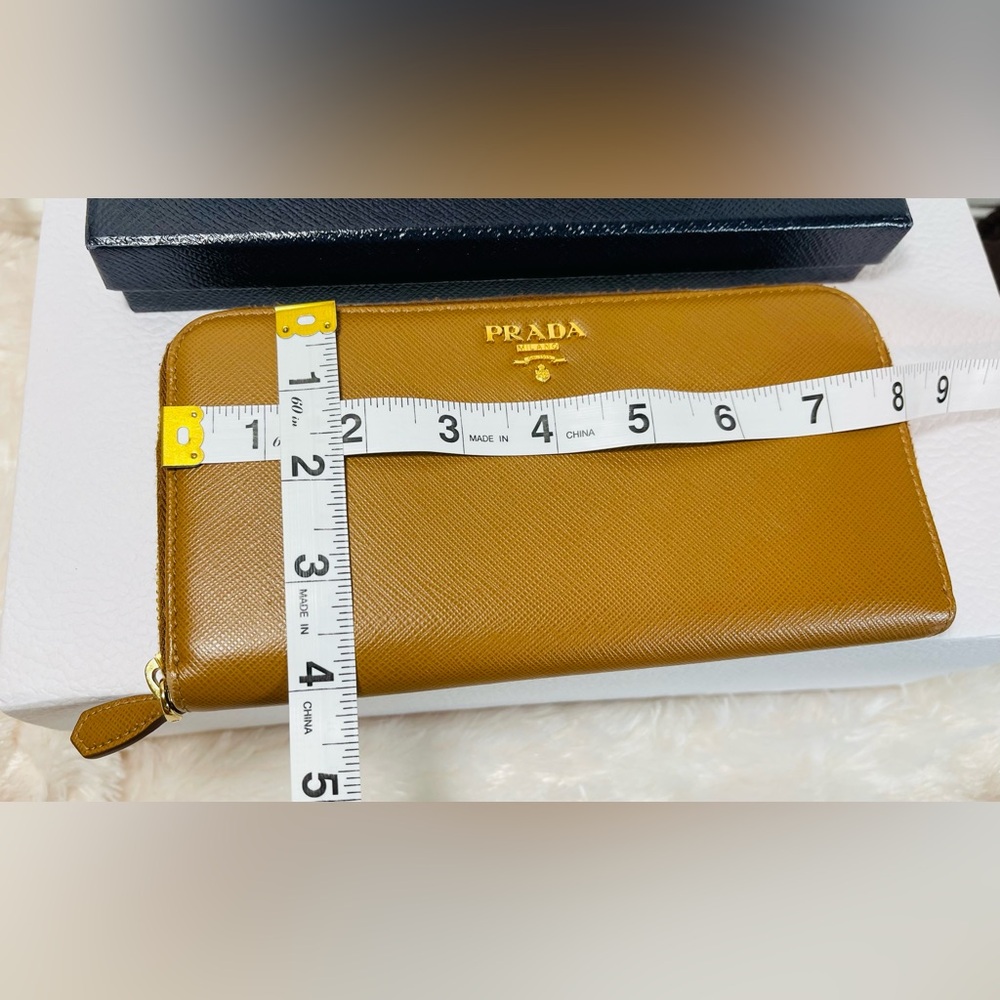 Prada Authentic Brown Big Saffiano Zip Wallet - Picture 3 of 10